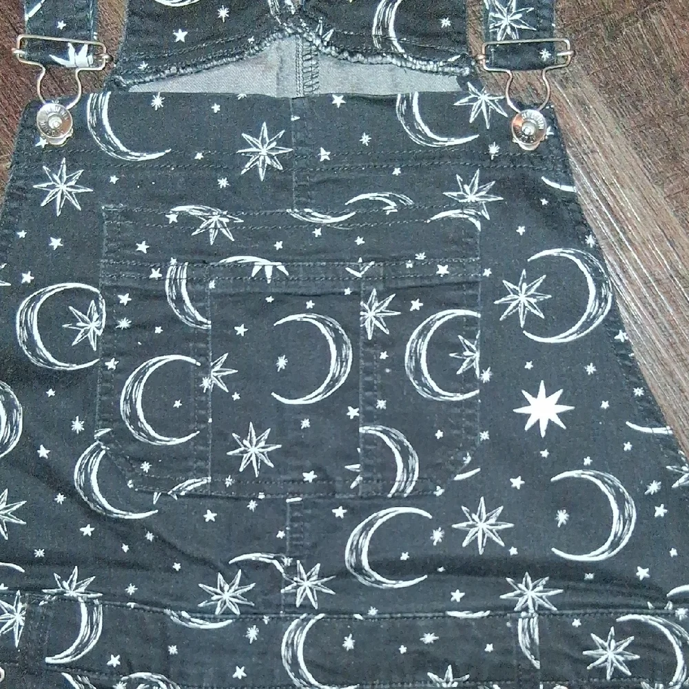 Hot Topic Denim Black Moon & Star Short Overalls - Picture 3 of 7